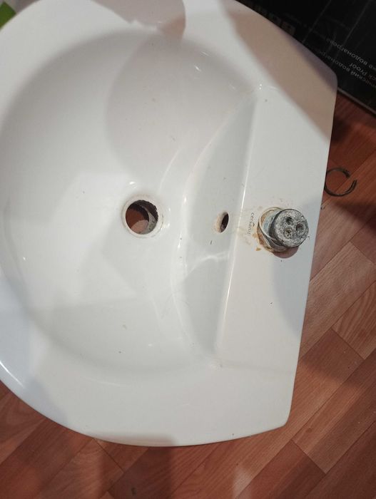 Продаю б/у раковину тюльпан