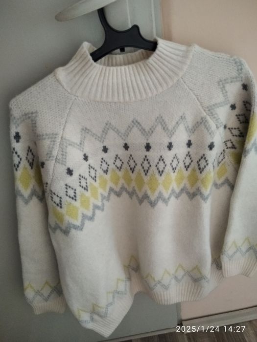 Дамски пуловери размер М