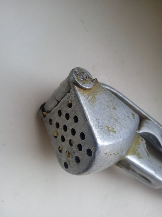 Чеснокодавка советская