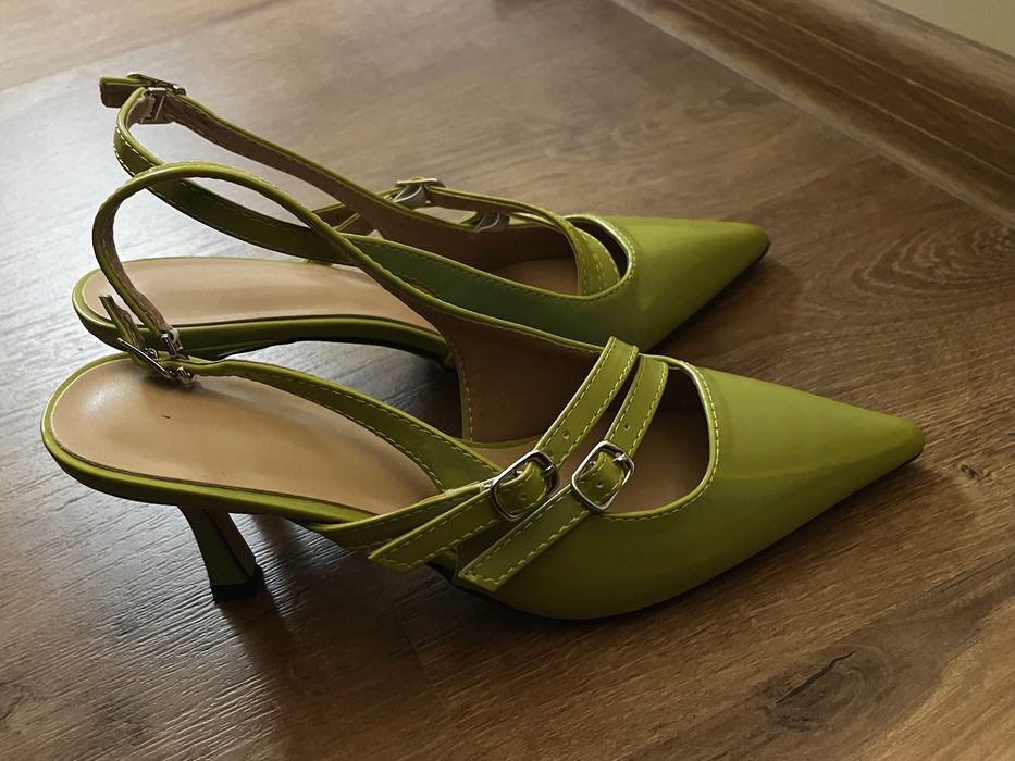 остри ниски токчета