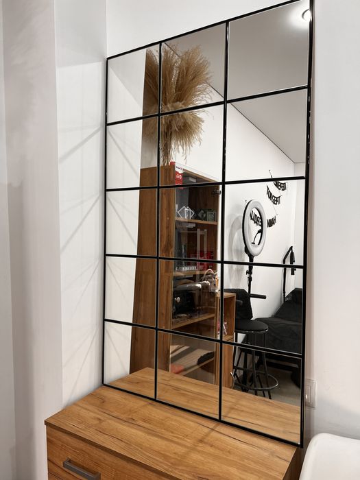 Стильное зеркало