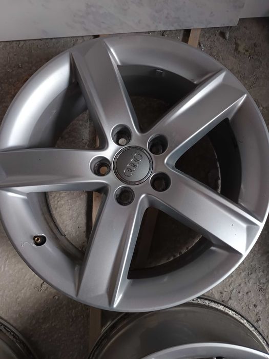 Vând jante audi a4 B8