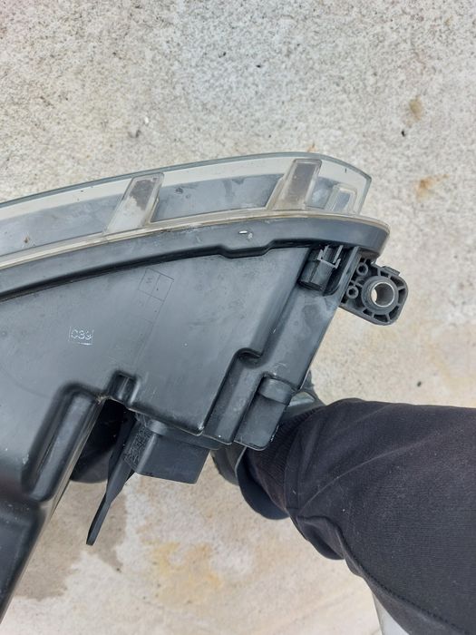 Десен фар VW CADDY 2010 - 2015