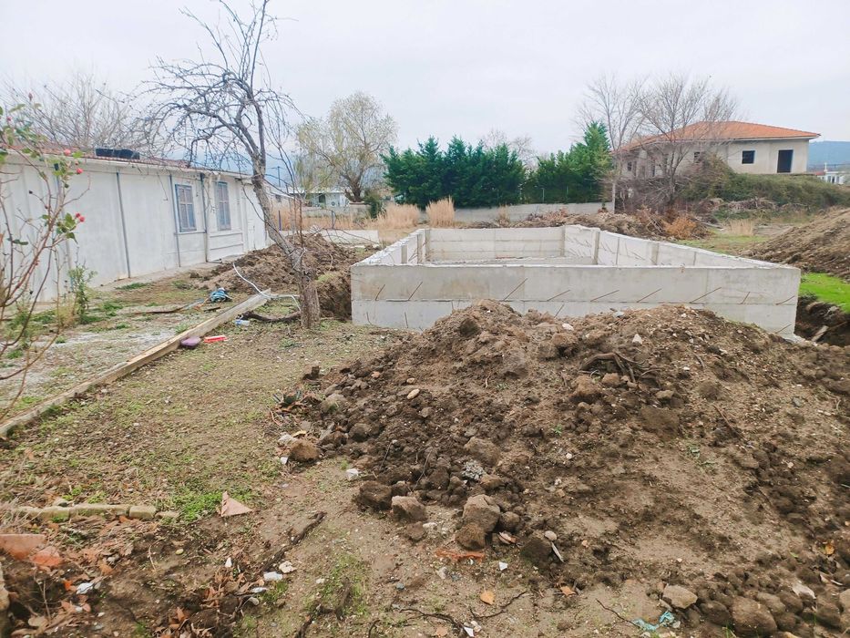 Строеж за инвестиционна къща с 3 студия  в Неа Врасна, Гърция