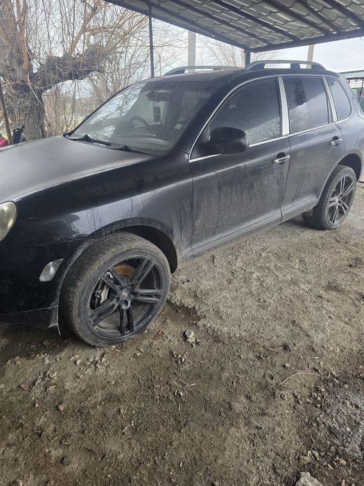 Продавам Porshe Cayenne 4.5 V8