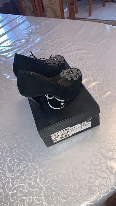 Туфли красивые, замшевые