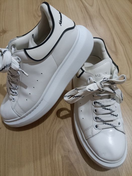 Маратонки   бели 38 номер