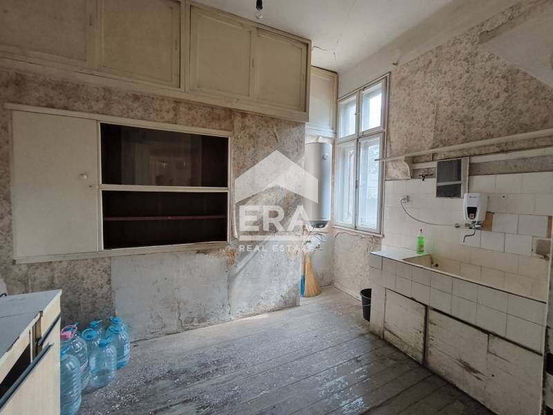 Буржоазна къща в кв., Училищни,