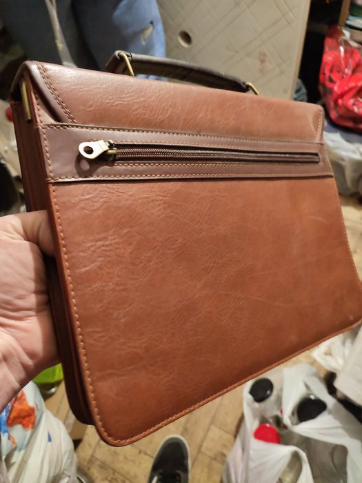 Продам портфель.