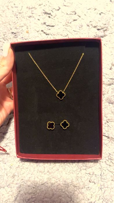 Комплект колие и обеци