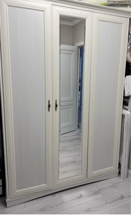 Продам спальный гарнитур