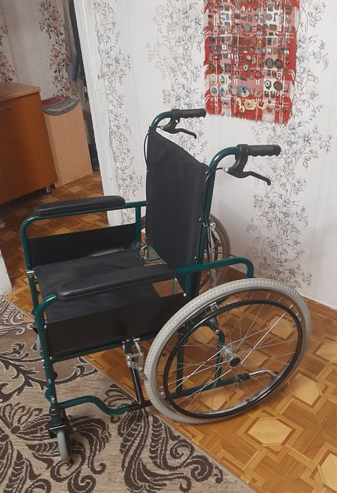 Продам инвалидную коляску