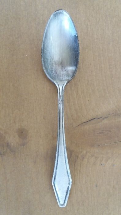 Посребрена лъжичка HOLMES & EDWARDS XIV