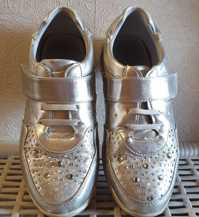 Кроссовки для девочки р.34