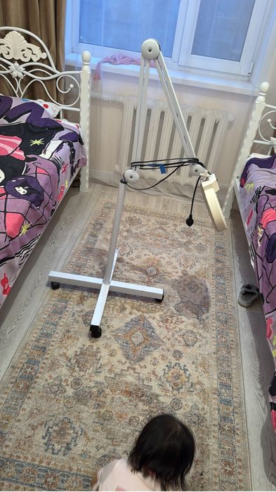 Продам лампу с лупой