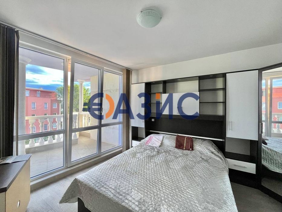 Двустаен апартамент на 2 етаж в комплекс Аврора в Несебър, България -