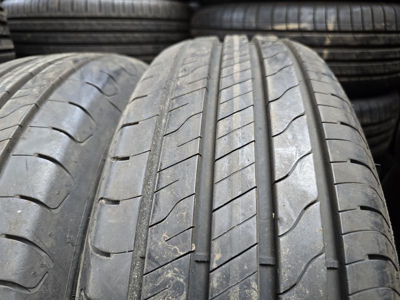 215/65/17 GOODYEAR 2бр