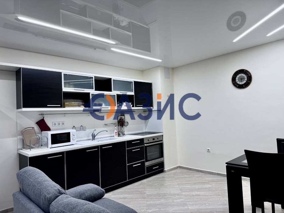 Продава се Тристаен апартамент в Свети Влас - 100 кв.м за 1500 €/кв.м - Снимка #12