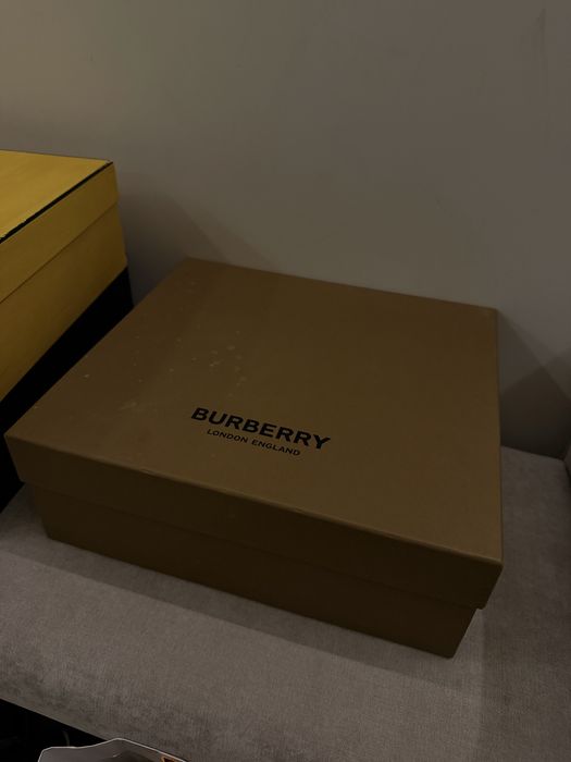 Коробка от обуви Burberry