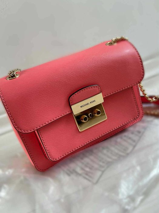 Чисто НОВИ чанти Michael Kors, Furla и Valentino