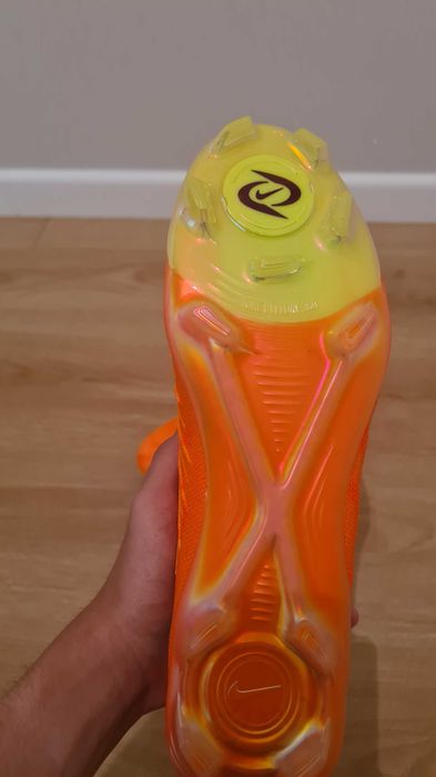 Футбольные бутсы Nike phantom luna