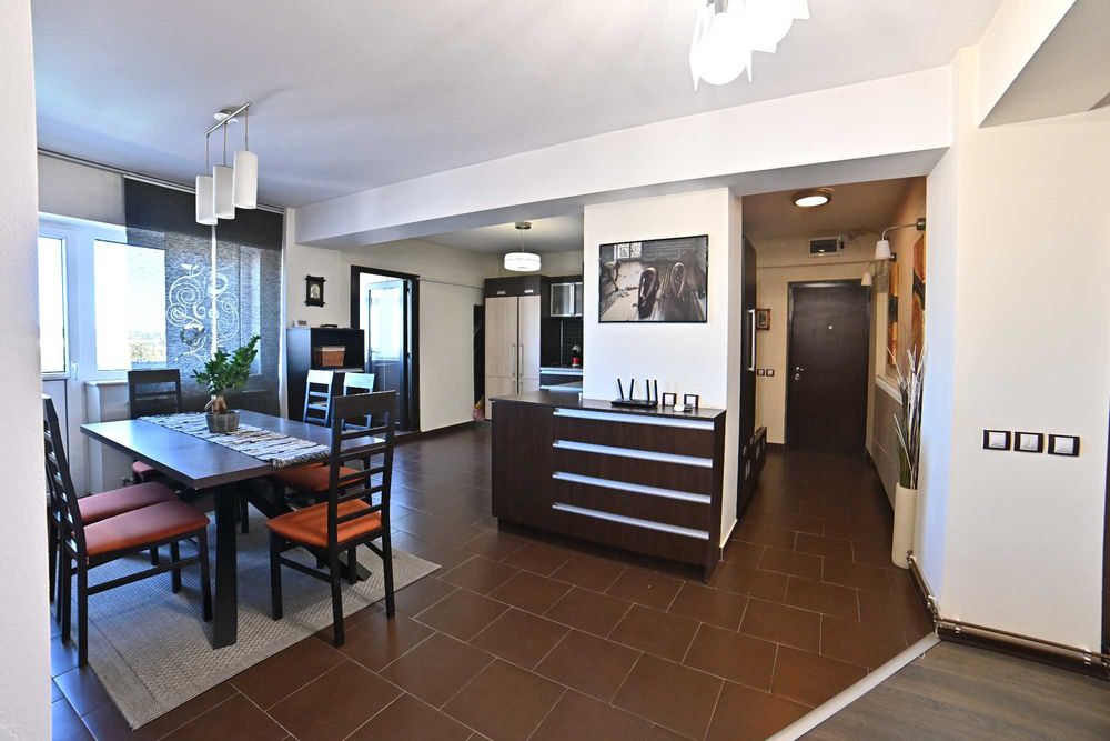 Apartament de vanzare, 4 camere, Rovine - Craiova