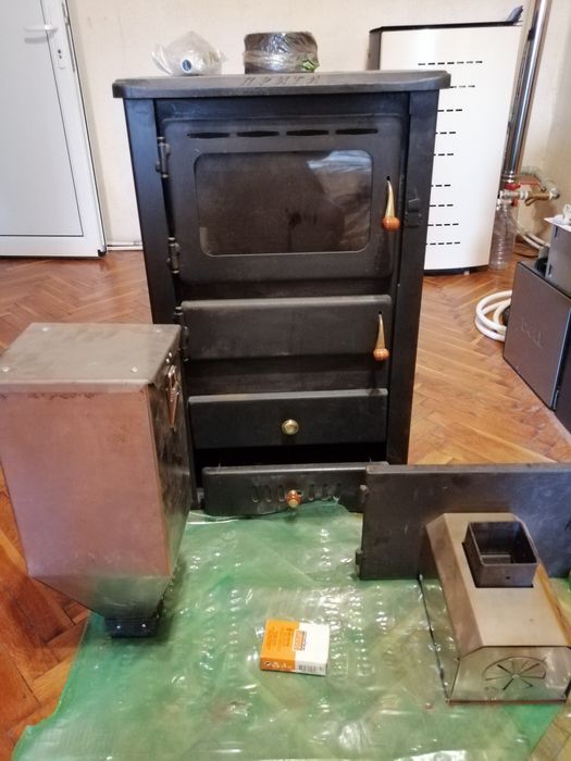 Печка.“ПРИТИ" с водна риза,чугунен плот и горелка на пелети!