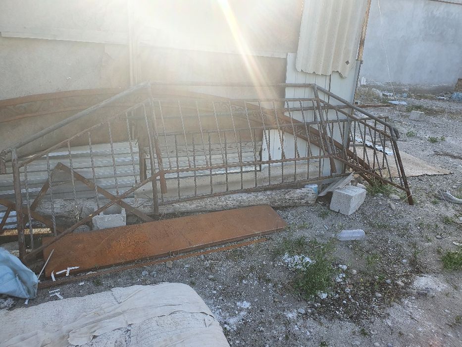 80 000 dan metri zinangiz uchun perila sotiladi uzunligi 390. 280.