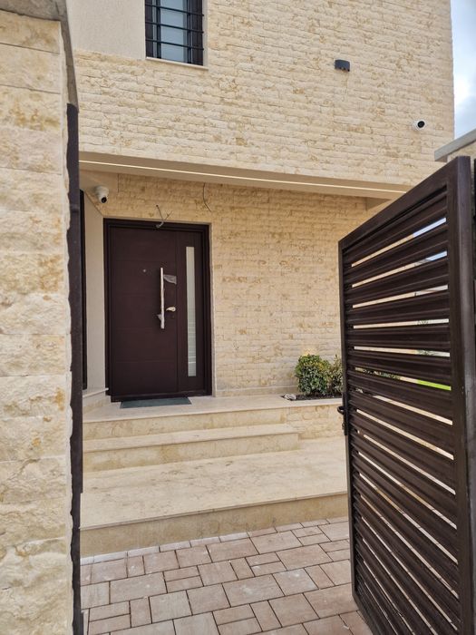 Vând vilă deosebită , Prelungirea Ghencea strada Toamnei Bragadiru