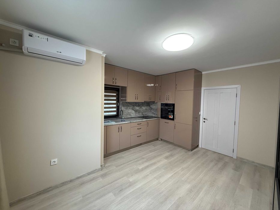 Продава се Двустаен апартамент в Търговище, Вароша - 66 кв.м за 711 €/кв.м - Снимка #2