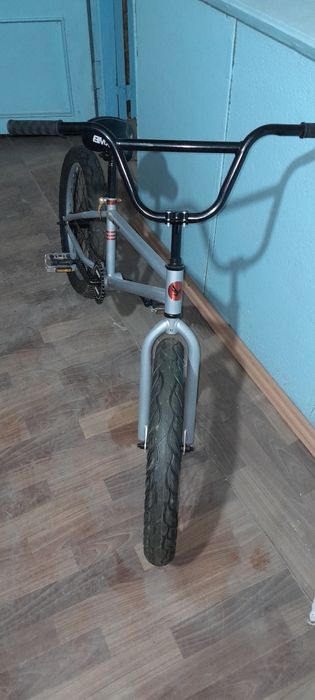 Велосипед трюковый BMX 40000тнг.