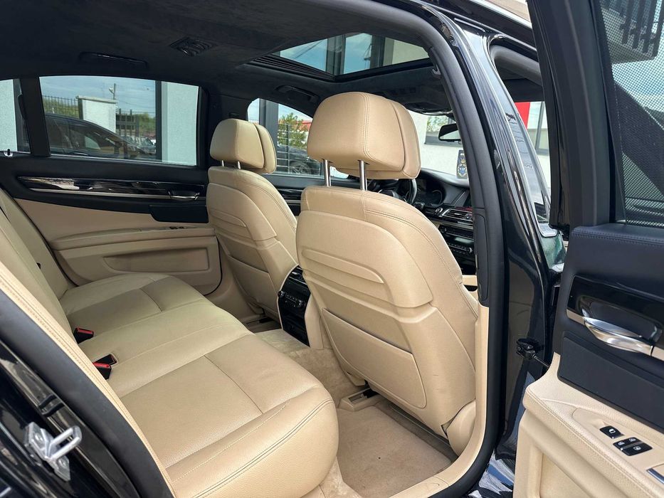 BMW 750 x-drive Individual 2014 M pachet 5 butoane extra full accept variante !