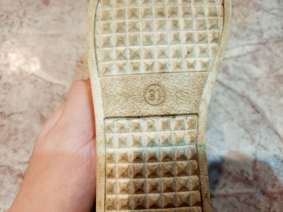 продам туфли детские 3 пары б/у