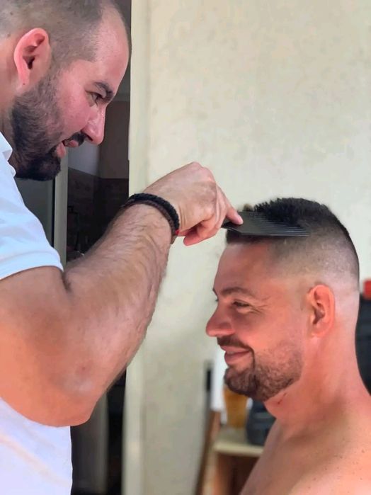 Frizer la domiciliul clientului