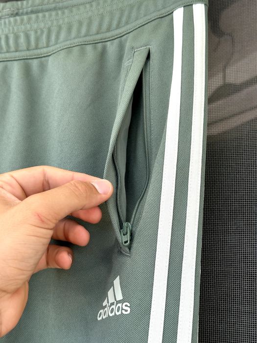 Дамско долнище Adidas (Tiro 25 Essentials) - размер М, Отлично състояние