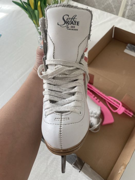 Продам коньки Jackson