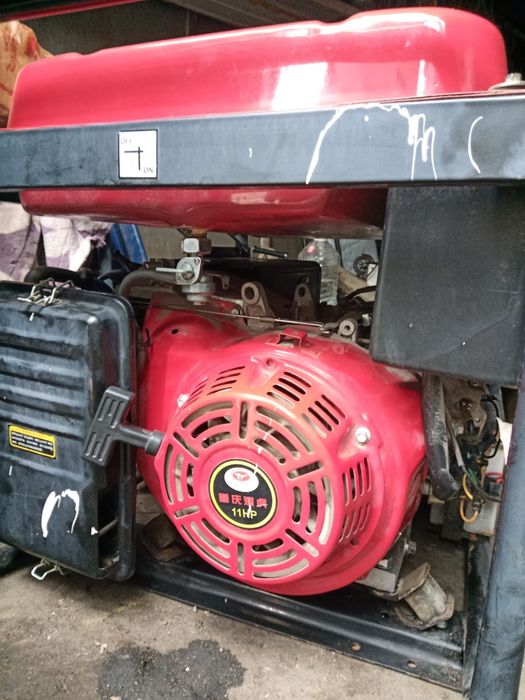 Генератор бензиновый движок