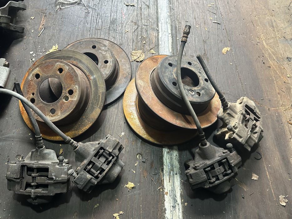 Тормозные диски с суппортами w124,w202,w201