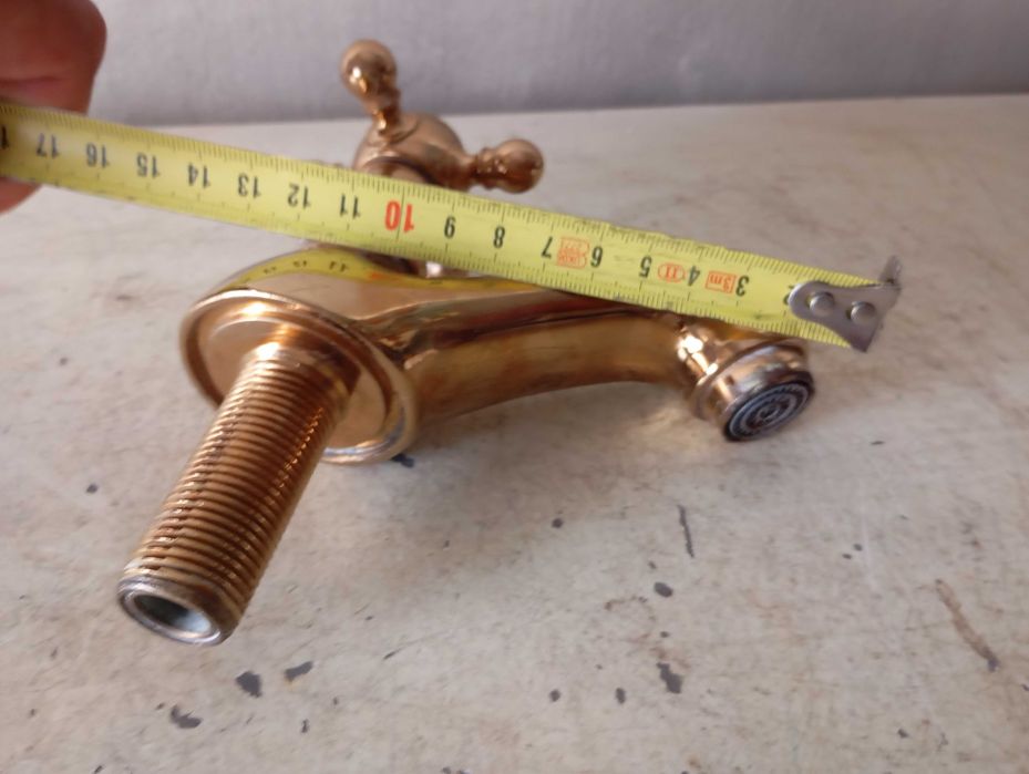 Луксозен кран за вода