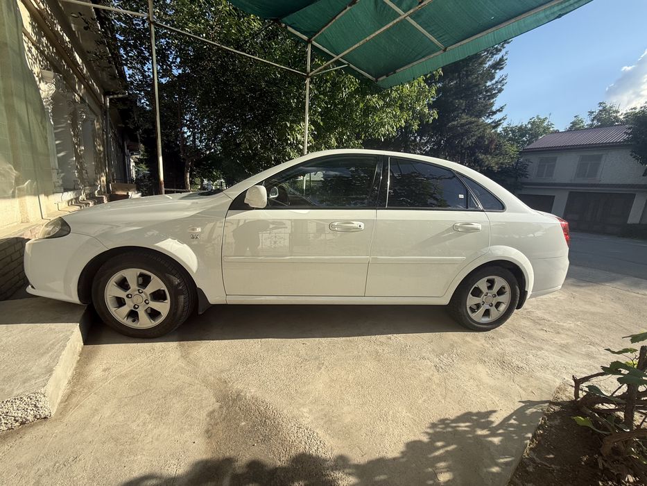 Жентра сотилади Gentra Lacetti !!!