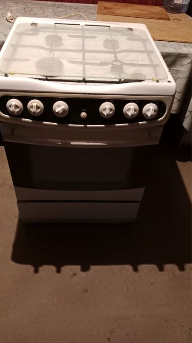 Продам газовую плиту