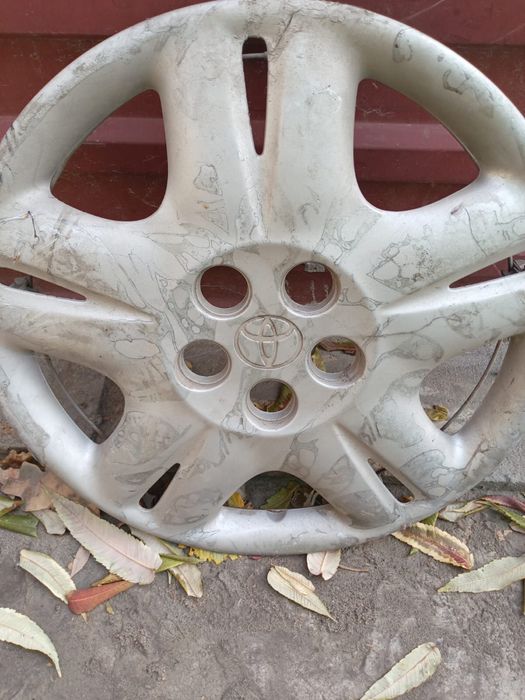 Продам колпакина тайоту 15
