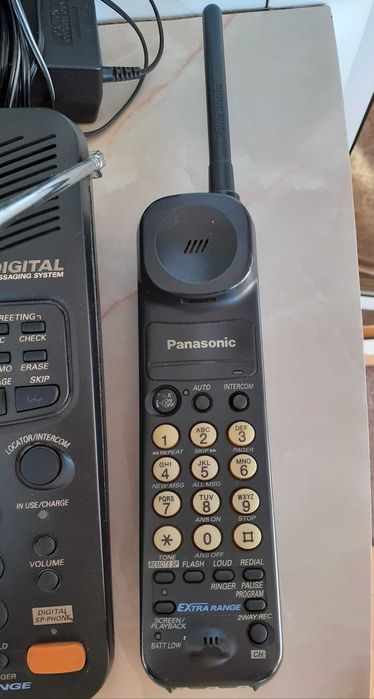 Цифров телефон със секретар Panasonic