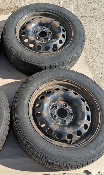 2 Jante R16C Mercedes si Pirelli 205 65 R16C (cauciucuri de iarna)