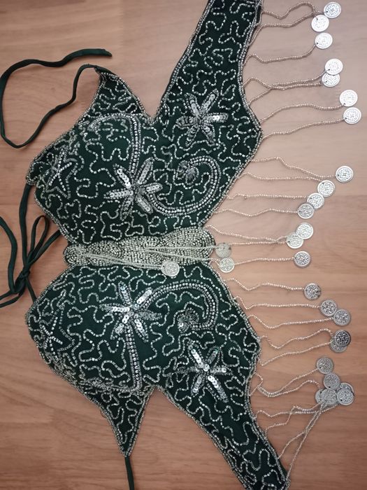 Продам новый костюм для арабских танцев