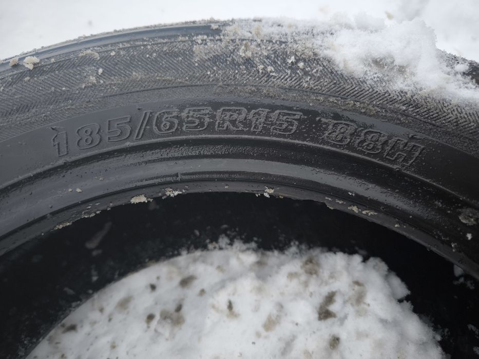 Продам шины 2 шт