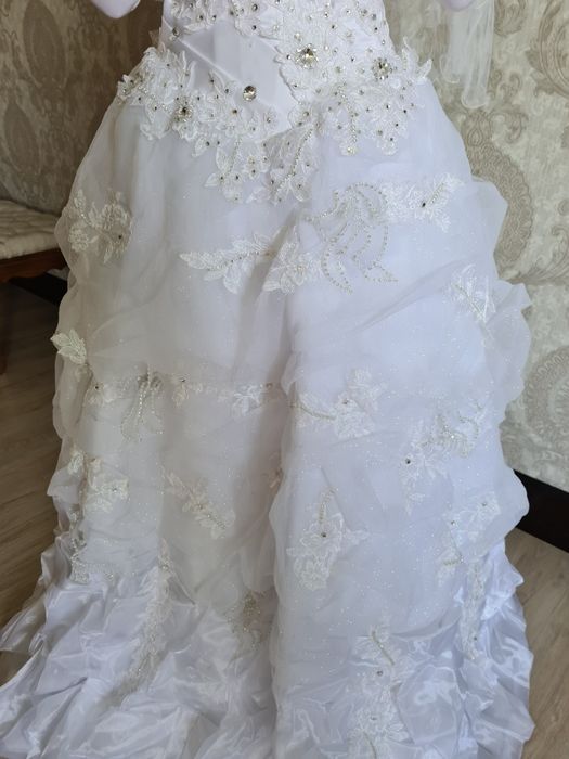 Свадебное платье