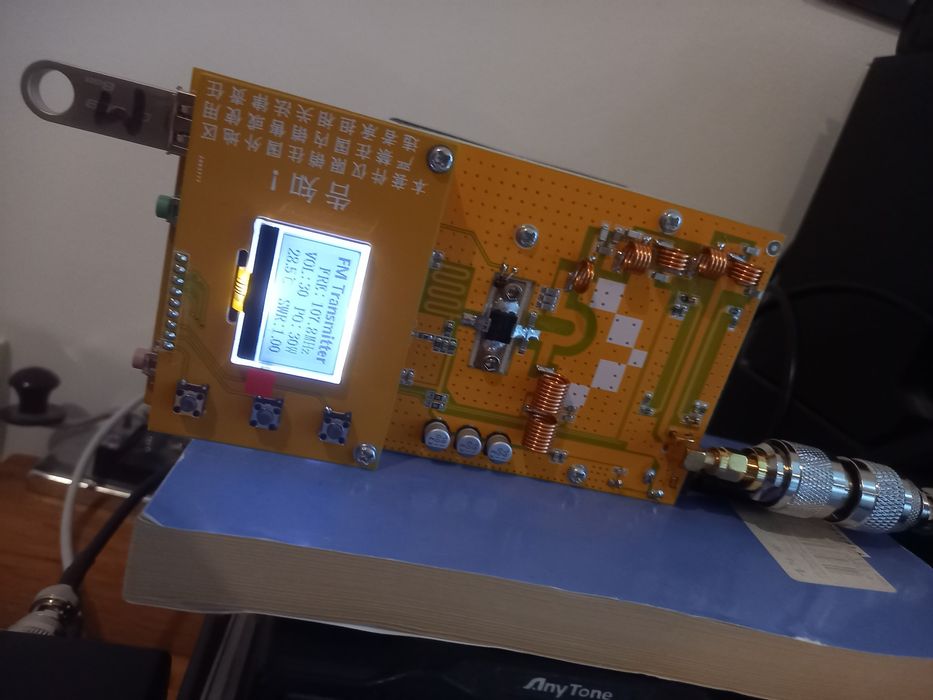 Мощен FM предавател трансмитер 7,  15, 30W. Налични !