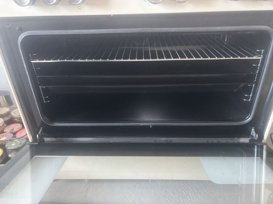 Продам Газ Плиту