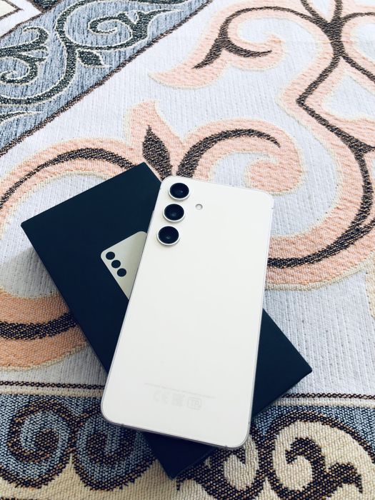 Galaxy S24 самсунг